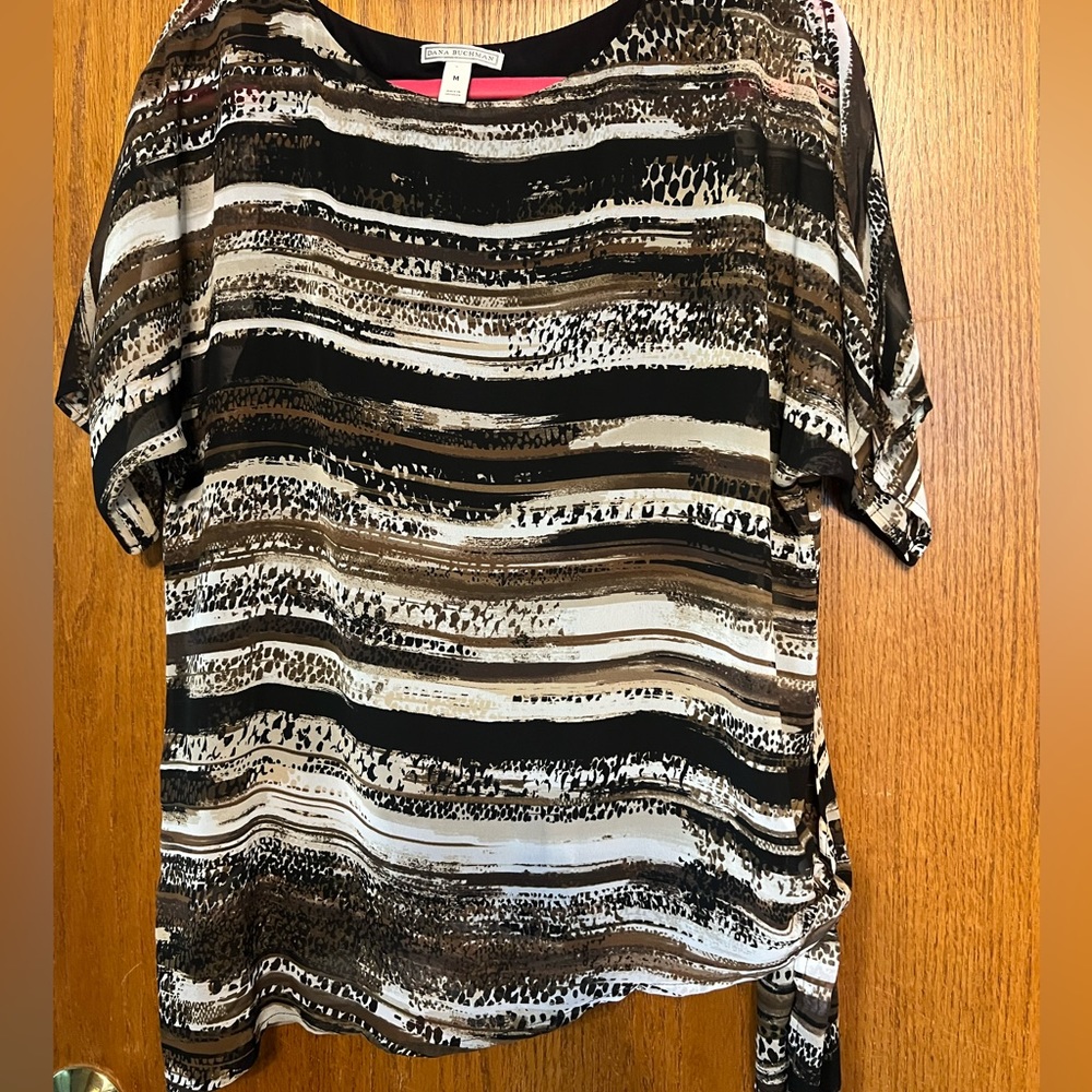 Dana Buchman women’s blouse medium beautiful print brown and cream